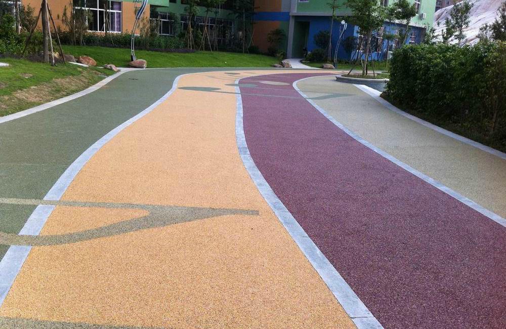 巢湖彩色陶瓷防滑健步道_谋成透水地坪区别