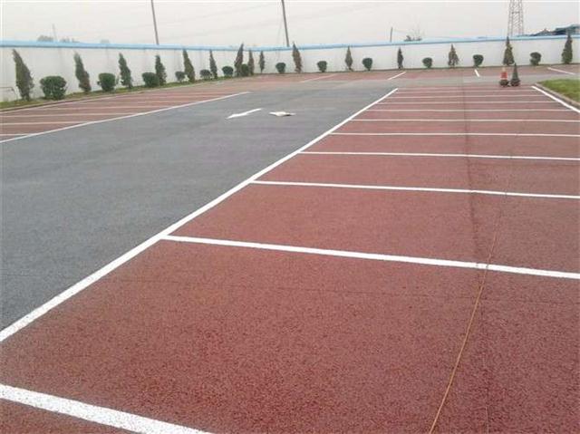 池州彩色防滑耐磨路面_谋成透水地坪材料