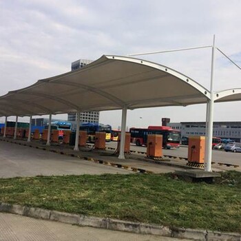 公交车膜结构候车亭加油站膜结构顶棚钢膜结构停车棚