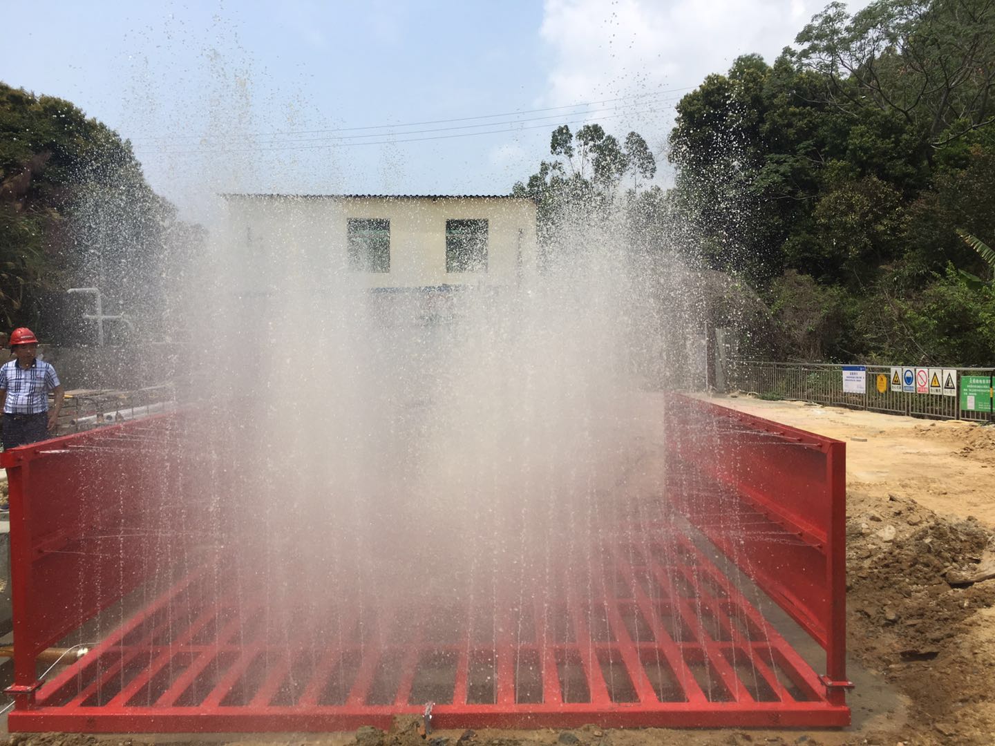 省内大厂家—云浮建筑工地全自动冲洗平台