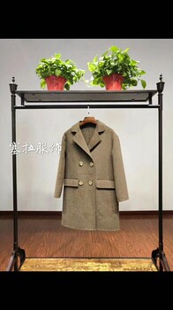 品牌羊絨大衣廠家_廠家供貨一手貨源_女裝批發(fā)
