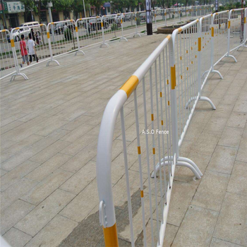 現(xiàn)貨供應(yīng)鐵馬護欄、黃黑鐵馬護欄、鍍鋅管臨時圍擋