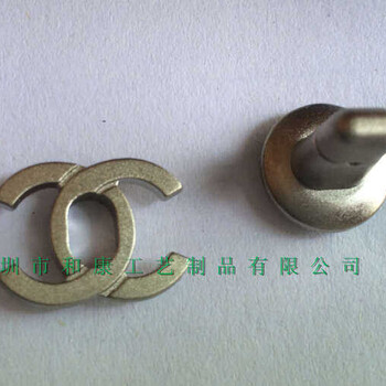 廠家供應箱包金屬銘牌，銅質(zhì)酒標定做