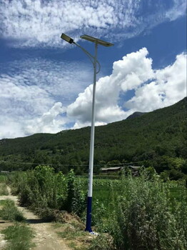 新農(nóng)村6米30瓦鋰電池太陽能路燈批發(fā)定制民族特色LED太陽能路燈