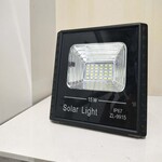 LED太阳能投光灯户外防水光控+遥控太阳能灯