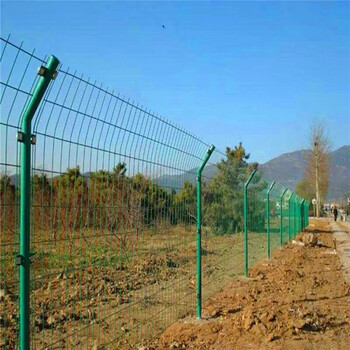 内蒙古土默特哪里卖网围栏护栏网绿色围网包头炜烨丝网现货供应