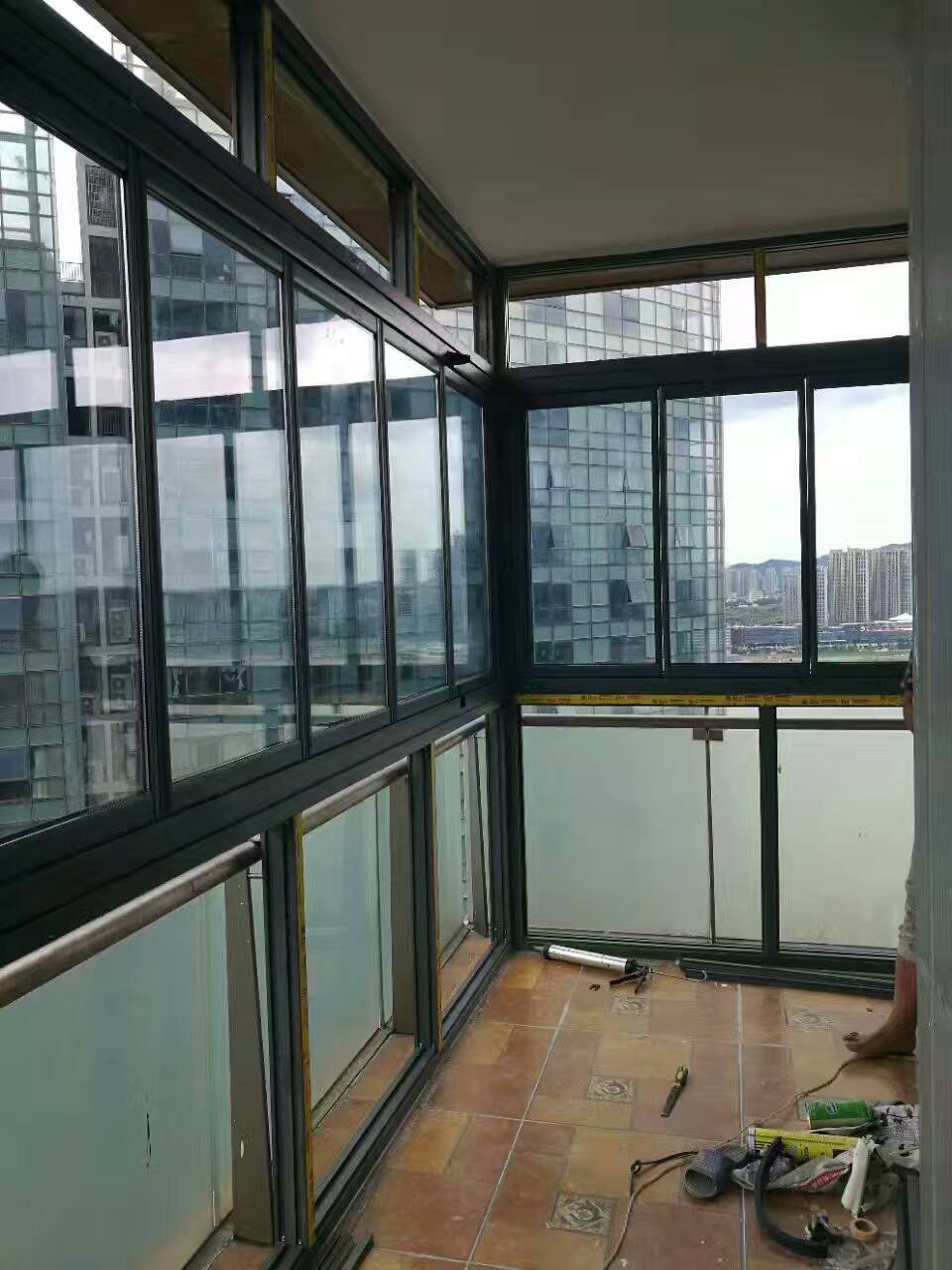 阳台窗