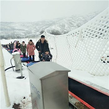 滑雪魔毯景区搭档耐用山地爬坡云梯魔毯输送带厂家