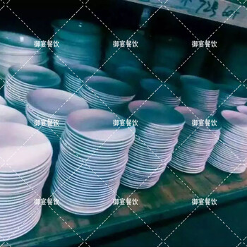 深圳桌椅板凳锅碗瓢盆酒店用品各类餐饮电器均可出租