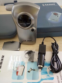 个人使用的CA2000型呼气式酒精测试仪