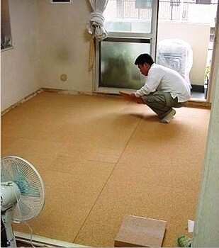 东莞家庭软木地板隔音地板水松木地板大量库存产品订制