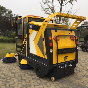 小型扫路车多功能扫地车小型扫地车电动清扫车