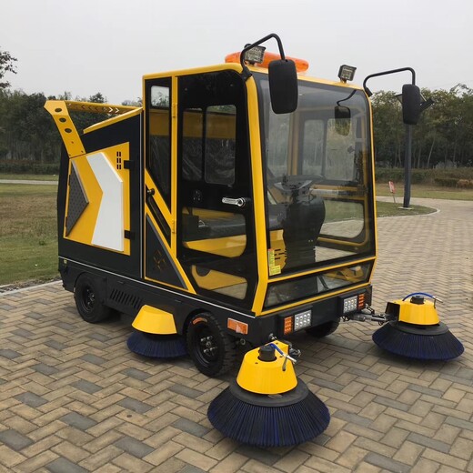 小型扫路车电动扫地车多功能扫地车物业道路清扫车