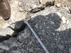 固原市挖深沟石头开采劈裂棒视频