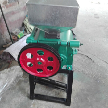 湘潭玉米小型粉碎机玉米高粱破碎机家用小型挤扁机