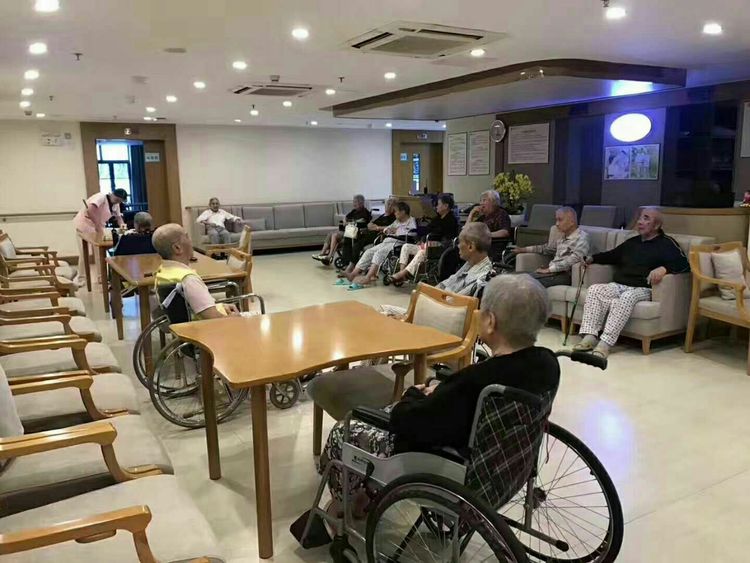 广州养老院一览表佛山好点的养老院，给敬老院老人朗诵
