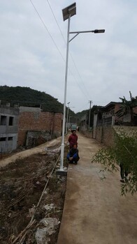 龍江照明供應(yīng)遵義縣6米40瓦鋰電太陽(yáng)能路燈廠家價(jià)格