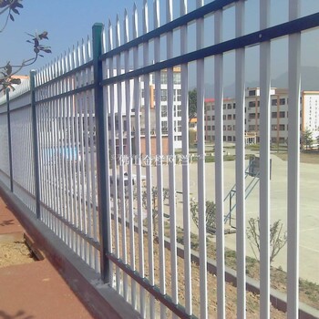 PVC塑钢护栏车间隔离护栏围网锌合金护栏马场护栏美观实用价格合理