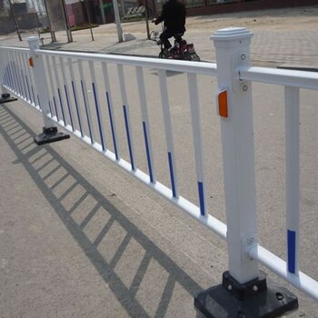 盲道護(hù)欄鋅鋼車道隔離護(hù)欄人行道護(hù)欄公路護(hù)欄