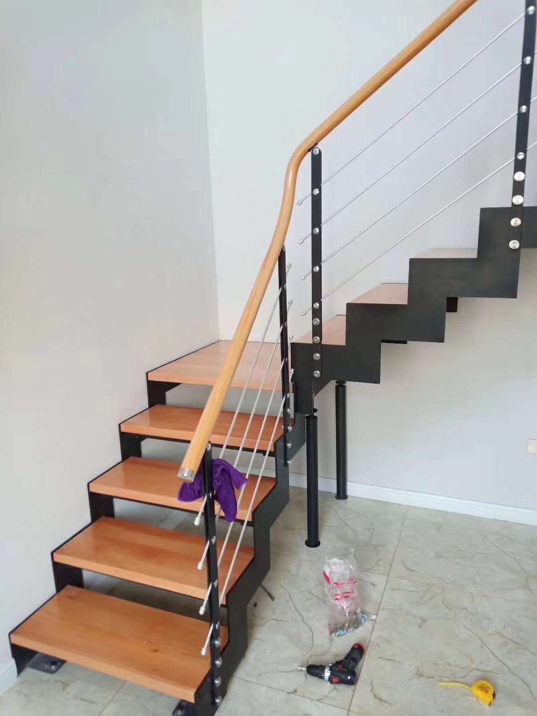 复试楼梯安装
