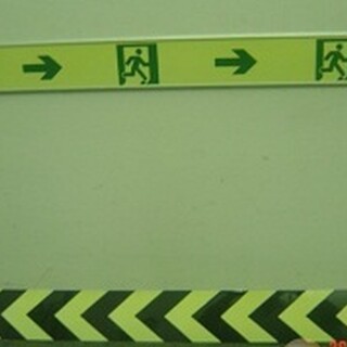 楼道低位疏散指示条夜光逃生疏散带带铝合金边框安全出口标识牌图片5