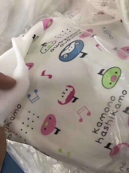 庫存品牌、貨源穩(wěn)定卷布布頭不倒絨絨布類保暖、貼身彈力衛(wèi)衣