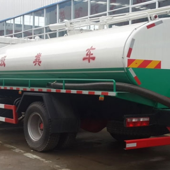 东风多利卡8方新型环保吸粪车