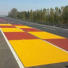 德州临邑彩色陶瓷防滑路面胶粘石压花压模彩色透水混凝土地坪工程施工队承接图片