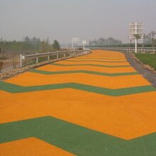 巴中南江县透水混凝土压花压模地坪胶粘石地坪彩色防滑路面地坪工程施工队承接图片