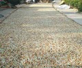荆门东宝区彩色陶瓷颗粒防滑路面胶粘石透水混凝土压花地坪施工队