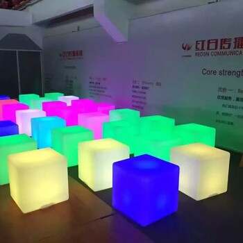 北京供应LED方形吧凳发光家具婚庆桌椅出租