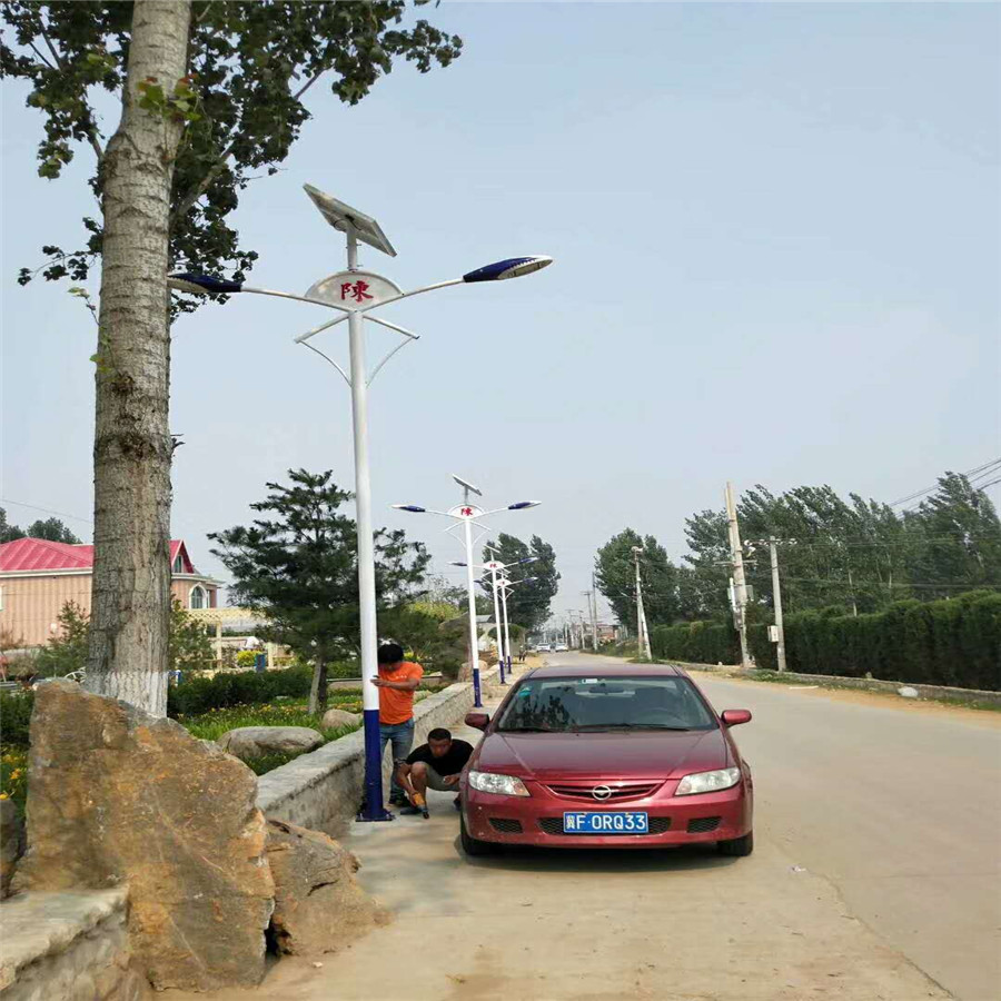 吕梁太阳能路灯电池在哪里，吕梁太阳能路灯安装技术