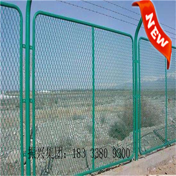 廠家_鋼板網(wǎng)圍網(wǎng)_菱形孔防護珊欄_高速公路隔離柵_護欄網(wǎng)廠家