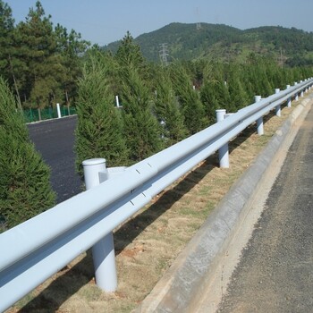 供应护栏板波形护栏板价格高速公路护栏板生产厂家