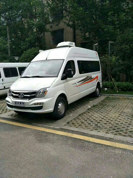 上汽大通长轴高顶纵床版旅居车