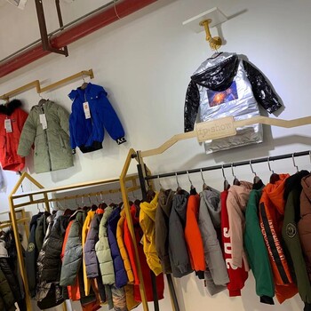中國(guó)童裝布衣草人童裝冬款棉服批發(fā)走份貨源