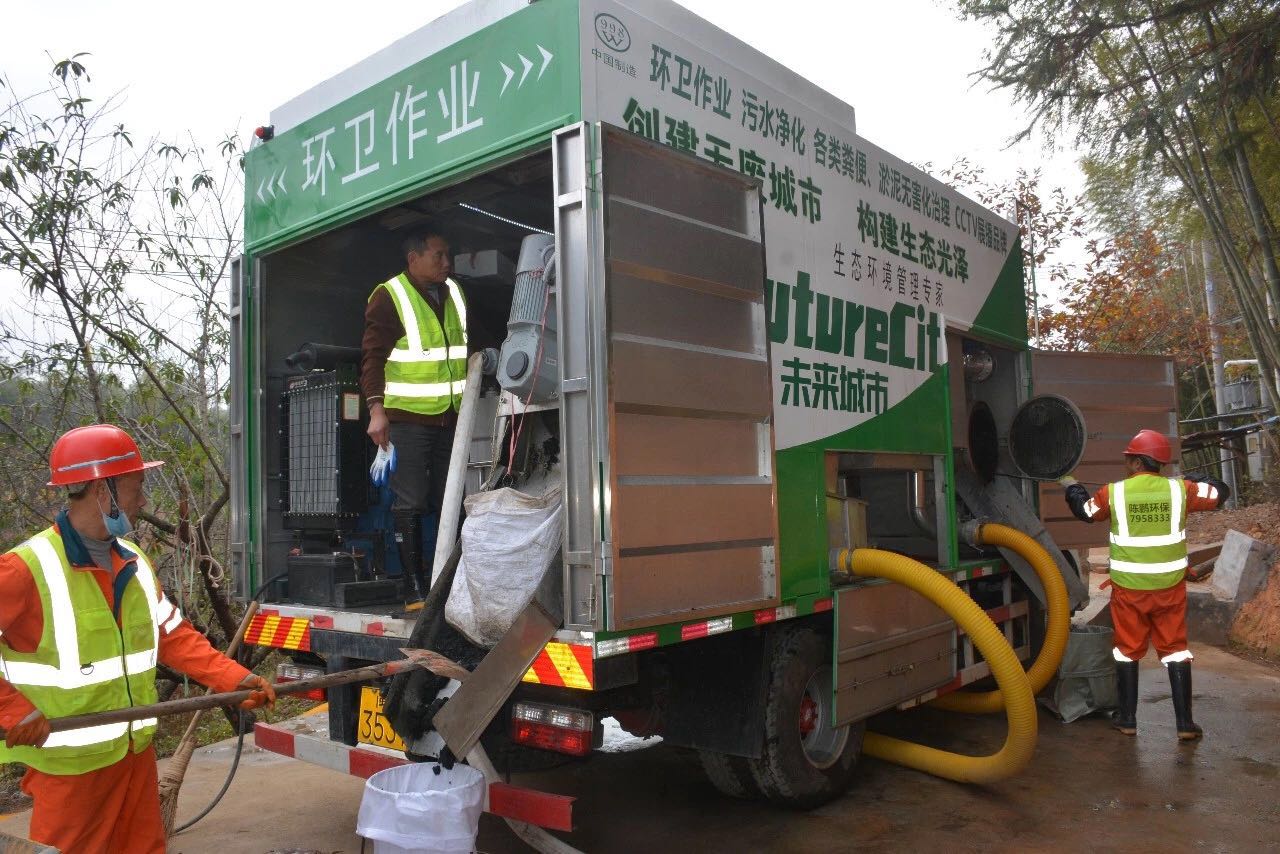 保定环保吸粪车制造商环保吸粪车