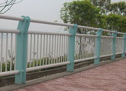 市政防撞护栏湖南省常德市高速桥梁防撞护栏供应商