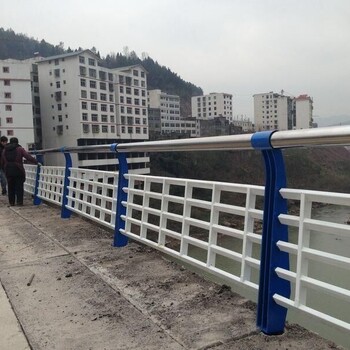金属防撞护栏吉林省通化市高速桥梁防撞护栏厂家
