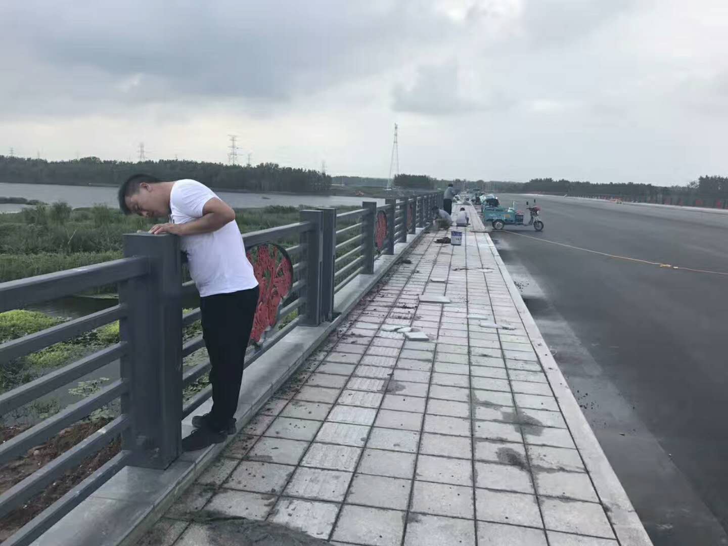 防撞护栏广西壮族自治区南宁市桥梁防撞护栏生产厂家