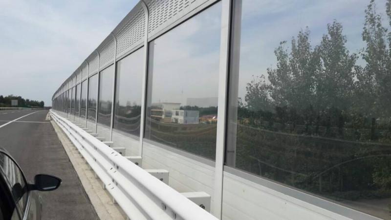 安徽省淮北市镀锌板声屏障设计产品声屏障厂家，生产销售安装一体化
