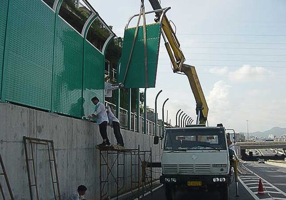吉林省白城市高架桥声屏障供应商产品中秋佳节