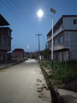 張掖太陽能路燈生產(chǎn)廠家6米30W價(jià)格