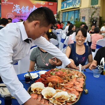 深圳租桌椅、租桌布、租酒杯、租餐具、深圳内送货上门