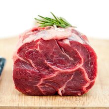 高贵安格斯牛肉肉牛养殖基地中草药养殖技术广西山水牛生鲜牛肉图片