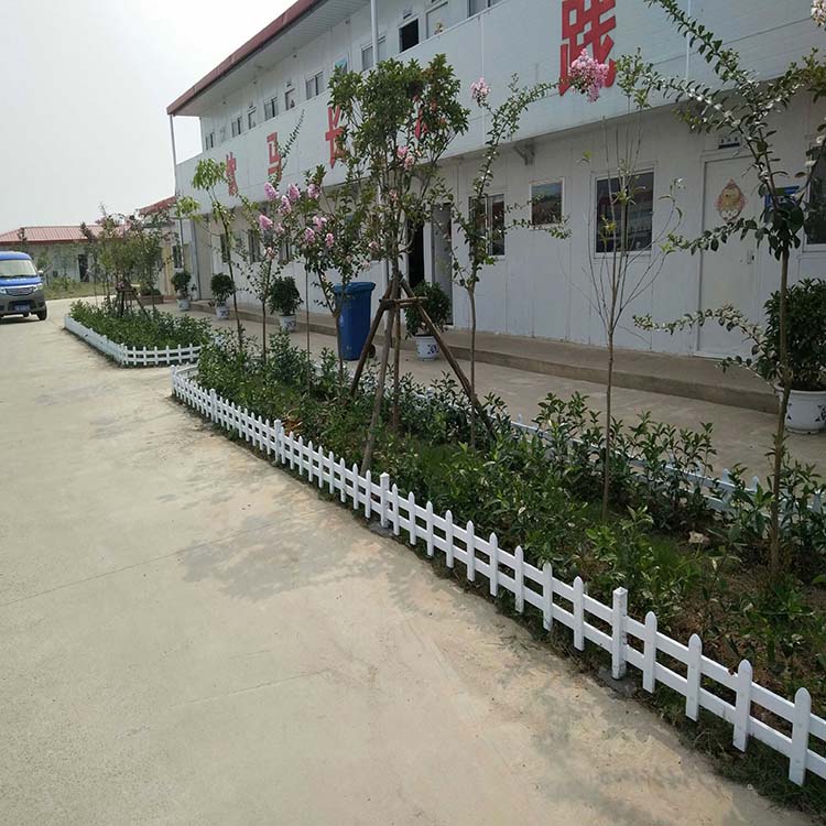浙江金华磐安县pvc小区护栏江苏苏州常熟花园栅栏都有什么材质的