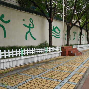 浙江溫州蒼南縣塑鋼小區(qū)護(hù)欄廠家安徽淮南大通草坪護(hù)欄
