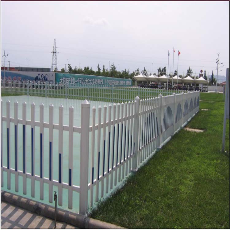 草坪护栏厂商代理草坪护栏图片大全  人造草坪围墙
