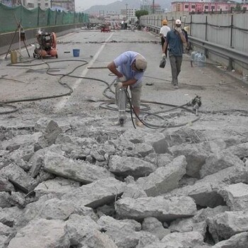 甘肃酒泉地基开挖遇到砂岩炮打不动安徽联塔盛岩石劈裂机新闻资讯