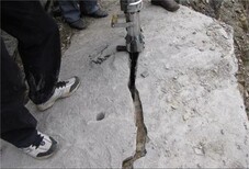 内蒙古阿拉善盟石头打不动不能放炮用什么好安徽联塔盛岩石劈裂机新闻资讯图片3